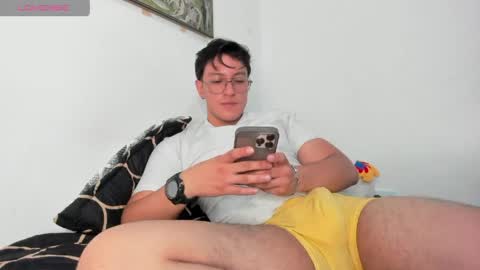 amon__ashford online show from May 1, 1:53 am
