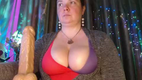 amorelara online show from August 4, 4:15 pm