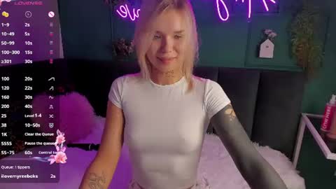 Lune online show from August 4, 3:36 am