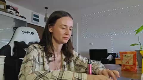 Lexi online show from August 8, 2:28 pm
