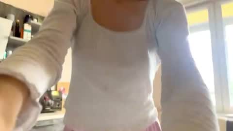 Amy Chill online show from August 13, 10:40 am