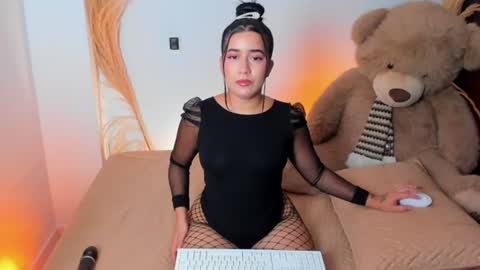 amy_leah_ online show from August 3, 9:11 pm