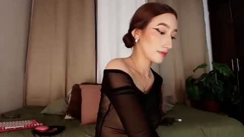 amy_skinny2024 online show from August 2, 3:02 am
