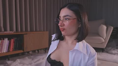 Amy Armstrong online show from July 29, 12:50 am