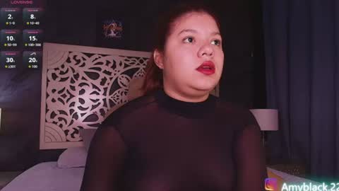 amyblack__ online show from July 23, 11:40 pm