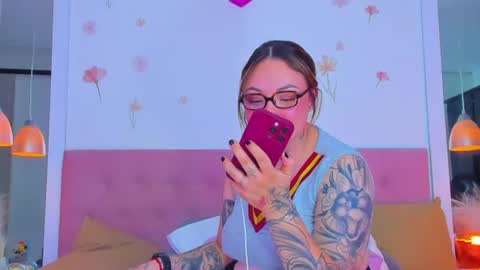 Amyevaans1 online show from July 26, 1:54 am