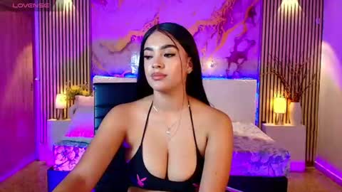 amyjohnsonn online show from July 27, 7:25 am