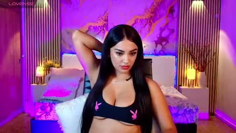 amyjohnsonn online show from July 27, 9:48 am