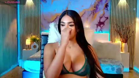 amyjohnsonn online show from July 29, 9:27 am