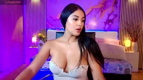 amyjohnsonn online show from July 30, 11:28 am