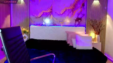amyjohnsonn online show from July 31, 6:19 am