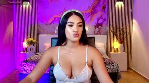 amyjohnsonn online show from August 16, 6:28 am