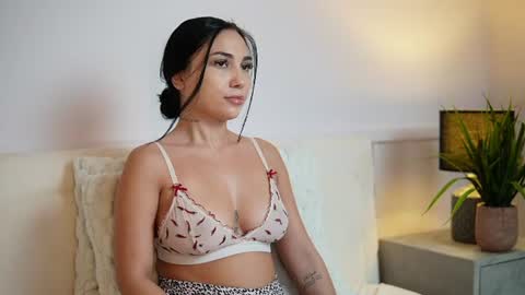  Amy  online show from August 15, 3:10 am