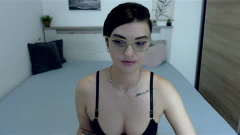 AmyLexy online show from August 9, 5:03 pm