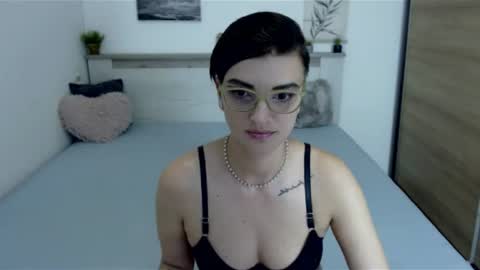 AmyLexy online show from August 10, 6:20 pm