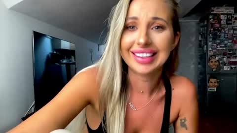 amyroberta92 online show from August 4, 10:12 am