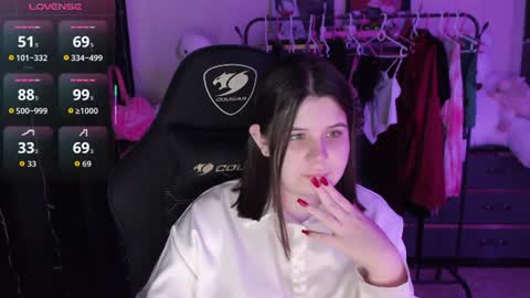 amyvibes online show from July 17, 6:19 pm