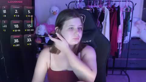 amyvibes online show from August 11, 7:05 pm
