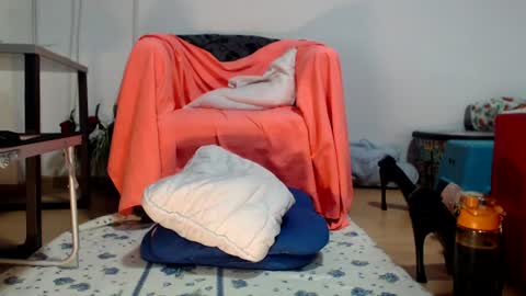 Amy - not talkative and a little shy online show from June 25, 4:26 am