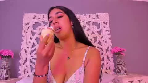 Ana Gonzalez online show from August 5, 12:52 am