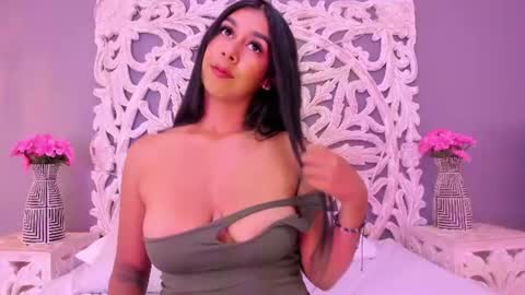 Ana Gonzalez online show from August 13, 9:07 pm