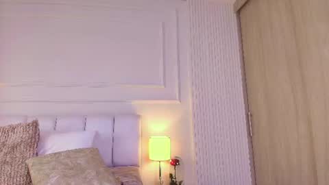 Anna Lynn online show from August 1, 6:19 am