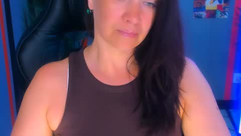 Ana online show from August 5, 2:37 pm