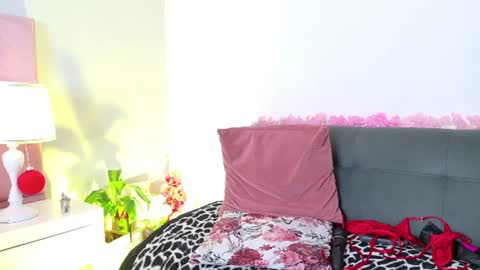 anaa_bellaa online show from August 7, 12:43 am