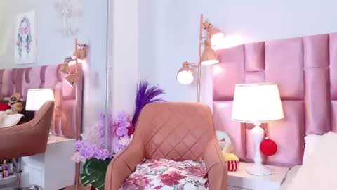 anaa_bellaa online show from August 14, 12:31 pm
