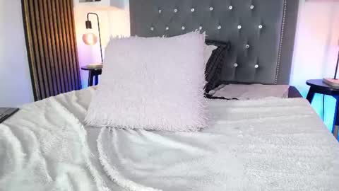 Ana Moon  online show from August 8, 10:26 am