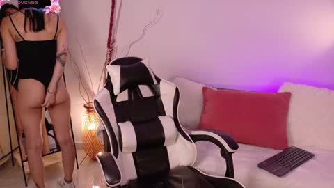 ANABEL WOLF  online show from July 26, 6:24 pm