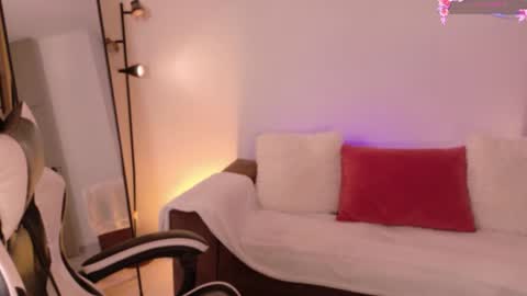 ANABEL WOLF  online show from July 31, 12:50 am