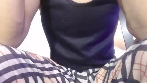 anaconda_negra_ online show from August 8, 8:20 pm