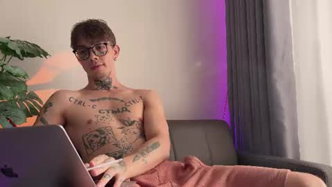 simon online show from August 8, 3:17 am