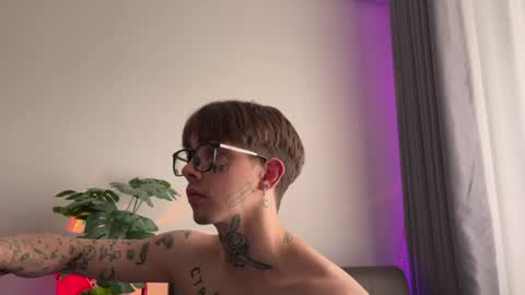 simon online show from August 8, 5:29 am