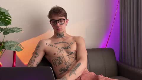 simon online show from August 14, 2:26 am