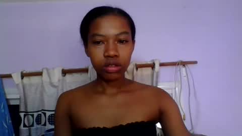 anaissa23 online show from June 19, 3:17 am