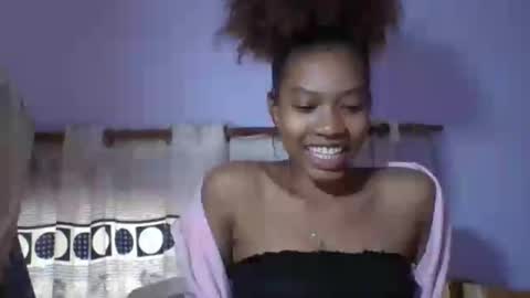 anaissa23 online show from July 25, 11:47 am