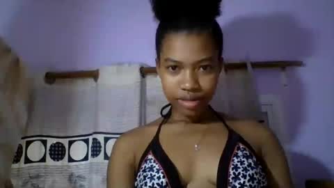 anaissa23 online show from August 17, 5:56 am