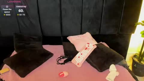 AbbyAndAntonela online show from August 14, 5:49 pm