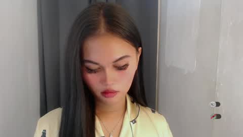 anaruru_ online show from August 6, 12:26 pm