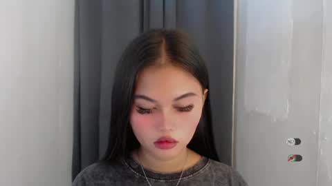 anaruru_ online show from August 8, 11:32 am