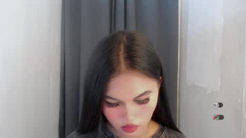 anaruru_ online show from August 10, 2:18 pm