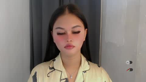anaruru_ online show from August 12, 6:43 pm