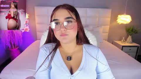 Anasha online show from August 5, 9:57 pm