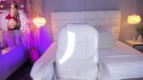 Anasha online show from August 8, 8:42 pm