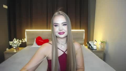 anastacyyellig online show from August 3, 11:12 pm