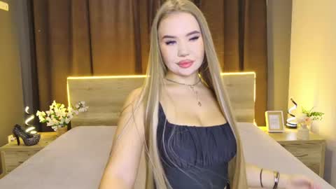 anastacyyellig online show from August 7, 2:33 am