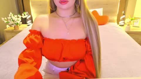 anastacyyellig online show from August 14, 1:53 am