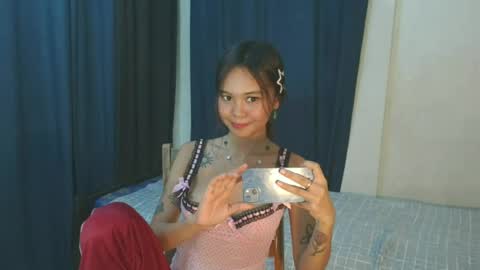 andiaprecious_ online show from July 1, 8:59 am